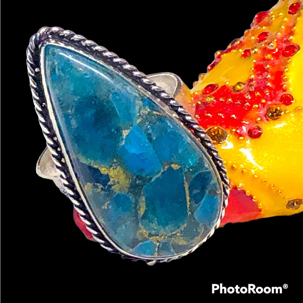 Genuine Blue Apatite ring in sterling-925-artisan very pretty, copper veins